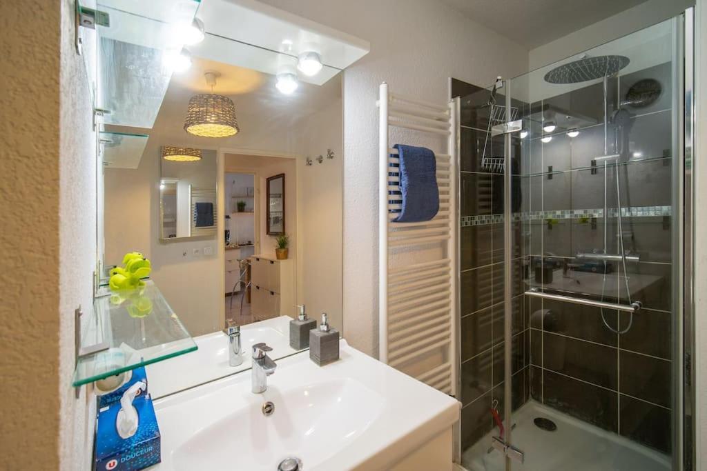 Fully Equipped Apartment With Terrace Sleeps 4 Marsilia Exterior foto