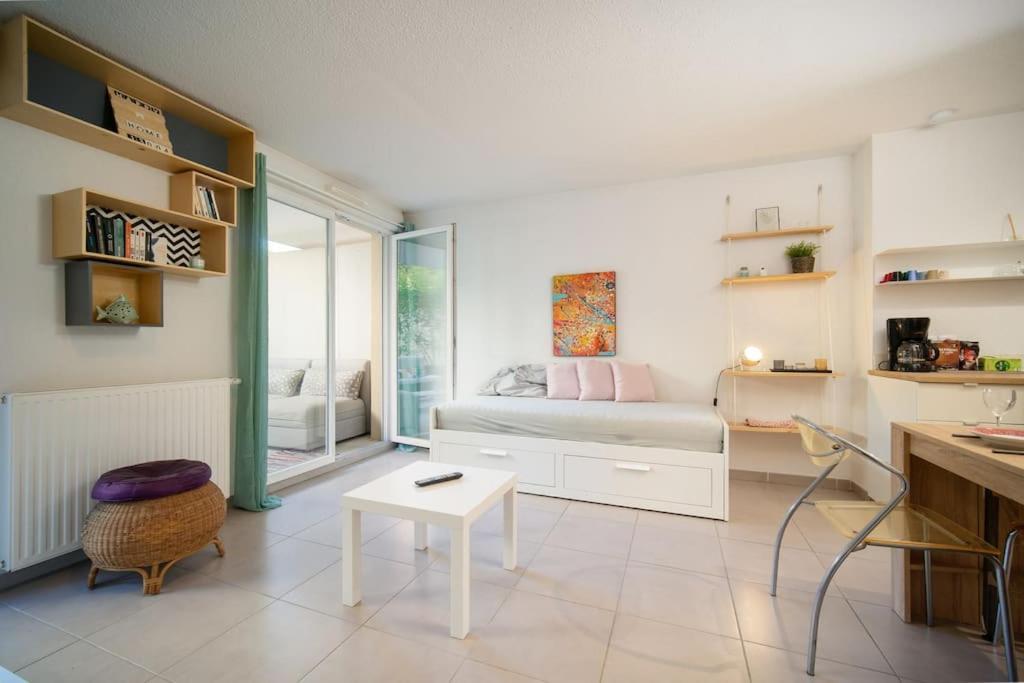 Fully Equipped Apartment With Terrace Sleeps 4 Marsilia Exterior foto