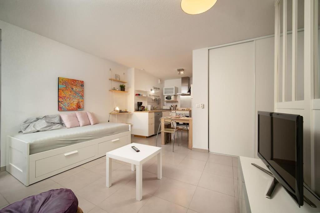 Fully Equipped Apartment With Terrace Sleeps 4 Marsilia Exterior foto